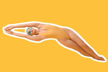 Sarı arka planda kadın yüzücü