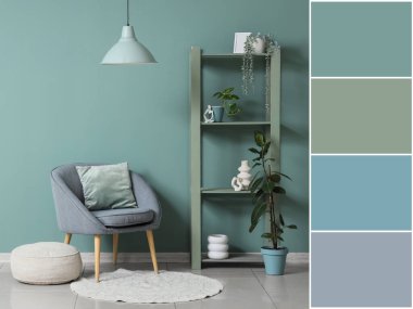 Rahat koltuk, puf ve raf ünitesi odanın içindeki nane duvarının yanında. Farklı renk desenleri