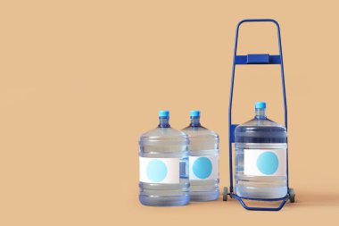 Bej arka planda temiz su şişeleri olan bir araba.