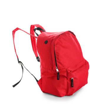 Beyaz arkaplanda kırmızı okul sırt çantası