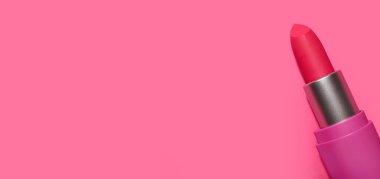 Parlak pembe arkaplanda ruj, metin için boşluk, yakın plan
