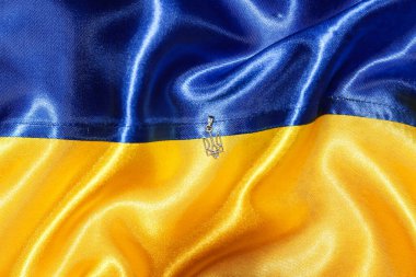 Üzerinde Ukrayna arması olan kolye.