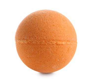 Beyaz arka planda izole edilmiş turuncu banyo bombası.