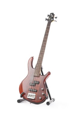 Beyaz arkaplanda elektro gitarla dur