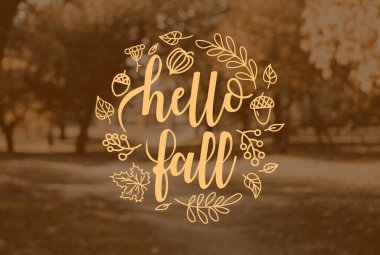 Güzel sonbahar parkında zemin yolu, bulanık manzara.