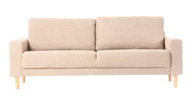 Beyaz arka planda izole edilmiş modern bej kanepe