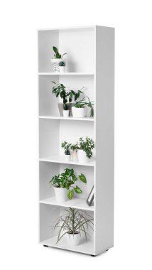 Beyaz zemin üzerinde yeşil bitkiler olan raf ünitesi