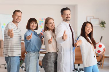 Okul yönetiminde başarılı olan bir grup öğretmen