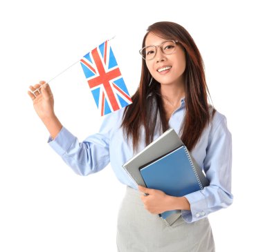 İngiliz bayrağı ve beyaz arkaplan üzerine not defterleri olan Asyalı kadın İngilizce öğretmeni