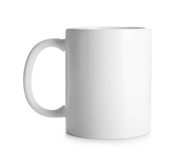 Beyaz arkaplanda seramik boş kupa