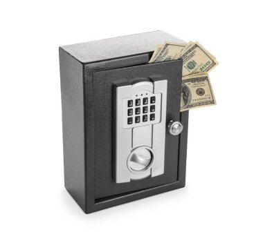 Beyaz arka planda izole edilmiş para ile modern kasa