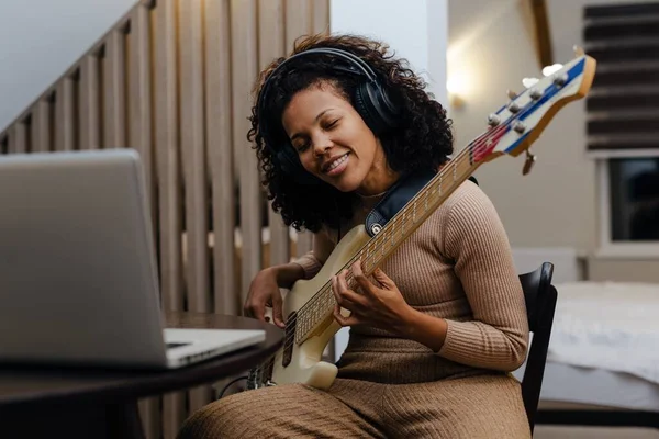 Girl Playing Jazz Music Woman Musician Bass Guitar Home — Stock Photo, Image