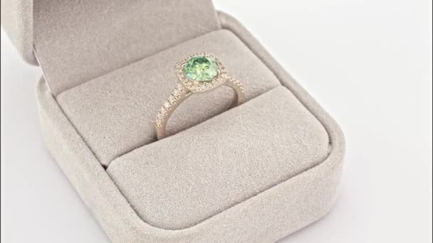 White Gold Engagement Ring Precious Blue Gemstone — Vídeo de Stock