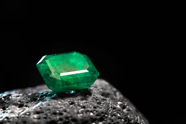 Wielkie Karaty Emerald Gemstone — Zdjęcie stockowe
