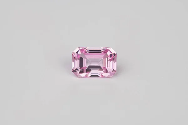 Diamante Amatista Blanco Púrpura Sobre Fondo Rosa —  Fotos de Stock