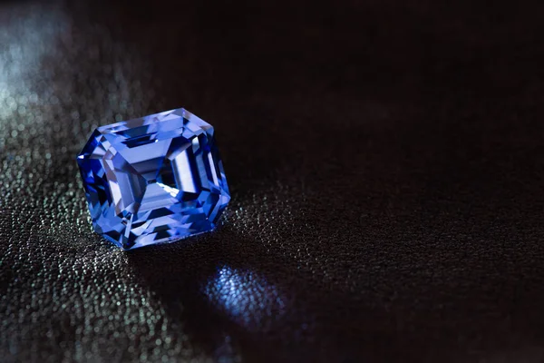 Gema Zafiro Azul Piedra Preciosa —  Fotos de Stock