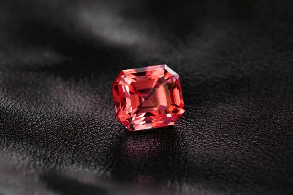 Almandine Vermelho Garnet Gemstone — Fotografia de Stock