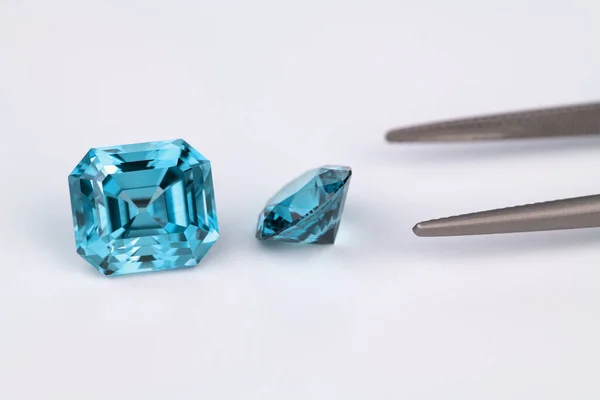 Blå Diamant Vit Bakgrund — Stockfoto