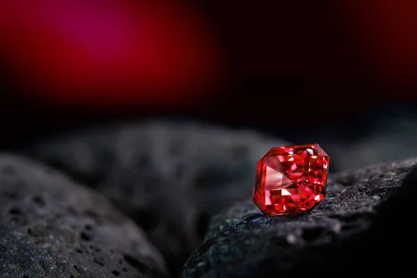 Diamante Rojo Gema Luz Bokeh Fondo — Foto de Stock