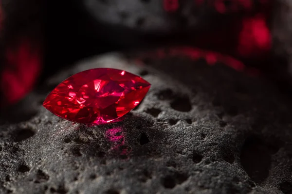 Pedra Preciosa Marquesa Vermelha Cortada Safira — Fotografia de Stock