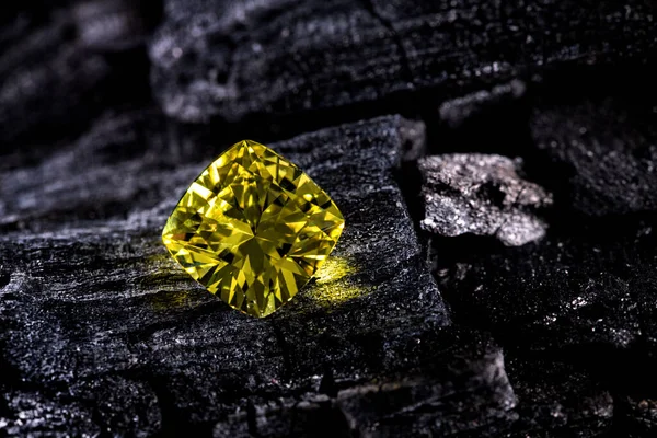 Πολύτιμο Κίτρινο Διαμάντι Πολύτιμος Λίθος — Φωτογραφία Αρχείου