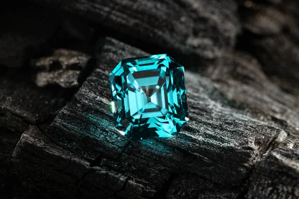 Kék Gyémánt Drágakő Fekete Szén — Stock Fotó