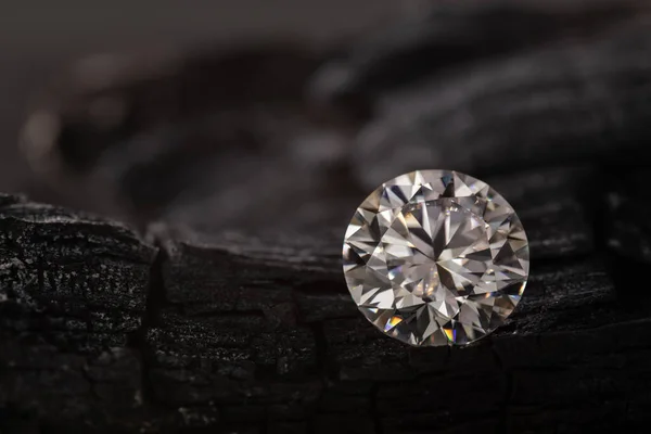 Piedra Preciosa Diamante Sobre Carbón Negro —  Fotos de Stock
