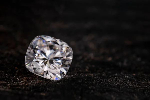 黒石のクッションカットダイヤモンド — ストック写真