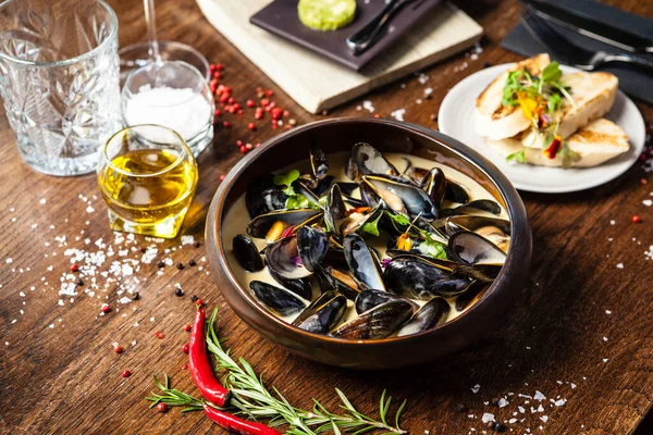 Blue Mussels Cream Wine Sauce Delicious Healthy Italian Traditional Food — Stock Photo, Image