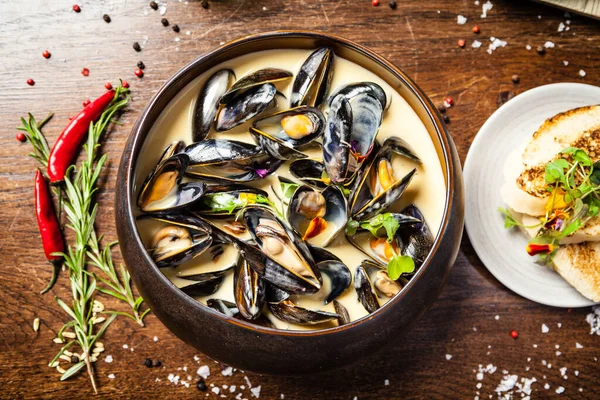 Blue Mussels Cream Wine Sauce Delicious Healthy Italian Traditional Food — Stock Photo, Image