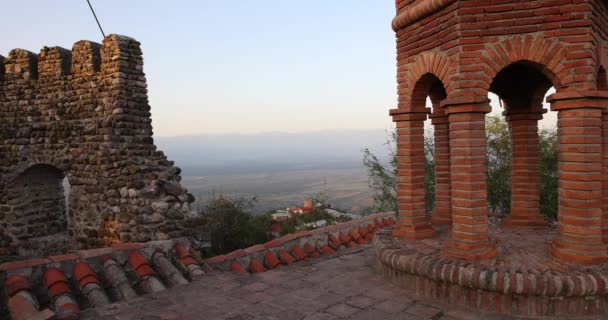 Kakheti地区格鲁吉亚城镇日落时分的中世纪要塞 — 图库视频影像