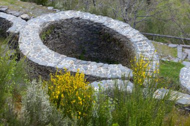 İspanya 'nın Asturias kasabasındaki Chano köyünde tarihi Kelt köyü arkeolojik yerleşim yeri..