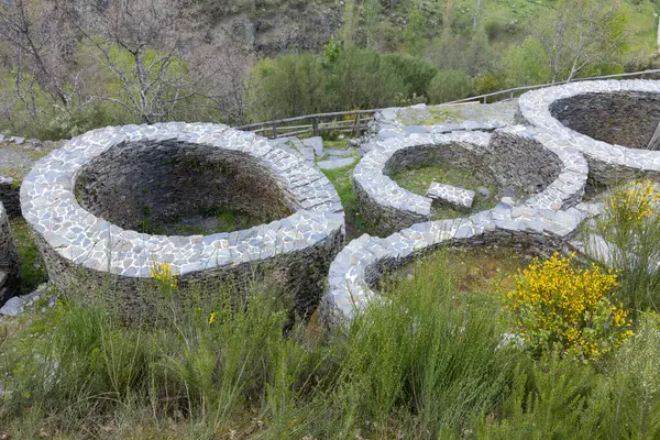 İspanya 'nın Asturias kasabasındaki Chano köyünde tarihi Kelt köyü arkeolojik yerleşim yeri..