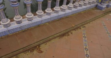 Sevilla İspanya Meydanı 'nın ünlü turistik cazibesi. Dış görünüşü ve kulesi göz alıcı.