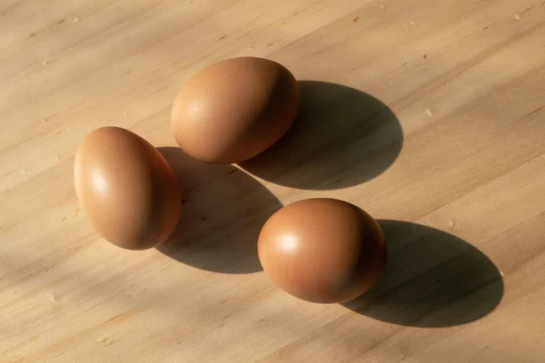 Los Huevos Marrones Mesa Madera — Foto de Stock