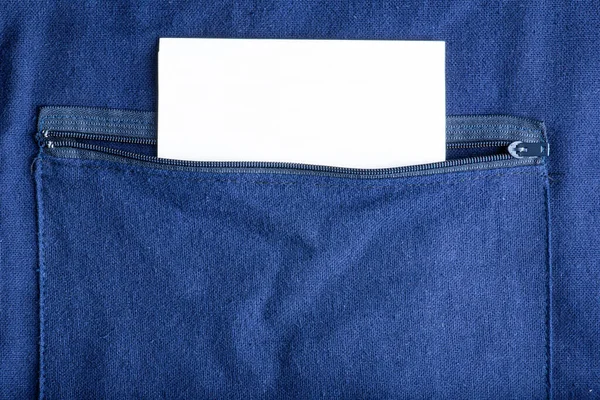 Etiqueta Papel Marrom Vazia Com Jeans Tecido — Fotografia de Stock