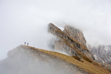 Seceda Dağı 'nın sonbahar mevsiminde muhteşem manzarası, Dolomite, İtalya.