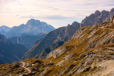 Tre Cime, Dolomite, İtalya 'ya kadar uzanan muhteşem bir manzara..