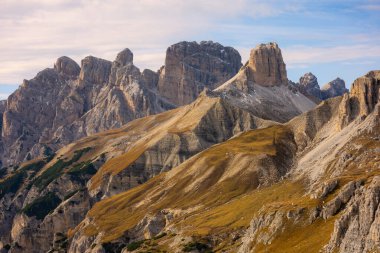 Tre Cime, Dolomite, İtalya 'ya kadar uzanan muhteşem bir manzara..
