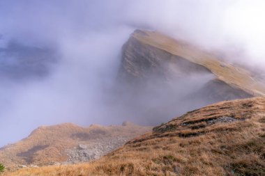 Seceda Dağı 'nın sonbahar mevsiminde muhteşem manzarası, Dolomite, İtalya.