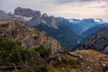 Cadini di Misurina - Tre Cime Trail Routh, Dolomite, İtalya.