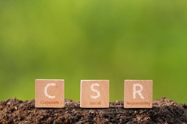 Tekstil CSR kavramlı tahta kutu.