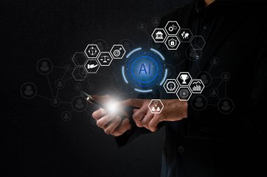 İş adamı yapay zeka kullanır. İş hayatında yapay zeka kullanır..