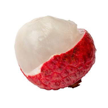 Soyulmuş liçi meyvesinin 45 MP kamerayla çekilmiş yüksek çözünürlüklü fotoğrafı. Beyazda izole et