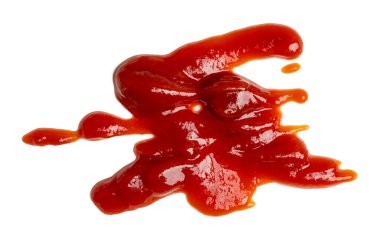 Dökülmüş ketçap fotoğrafı beyaza izole edilmiş.