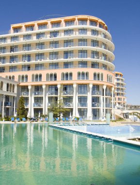 Aziz Constantine ve Helen, Bulligaria - 10 Nisan 2015: Otel Azalia. Aziz Konstantin ve Helen, 19 yüzyıldan beri Bulgaristan 'ın en eski deniz tatil beldesi..