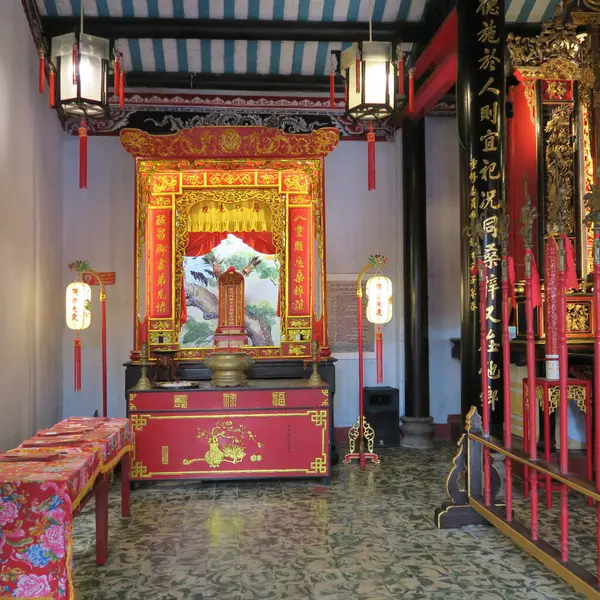 Eski kasaba Hoi An 'da Vietnam' da yağmurda Asya 'da renkli sanatlar.