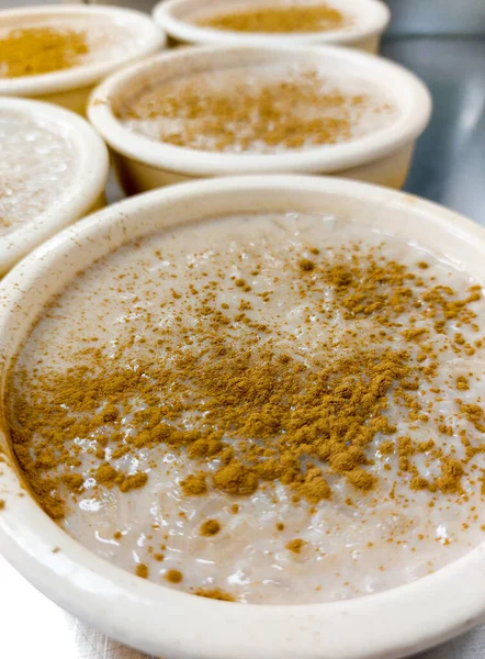 Delicious Homemade Rice Pudding Sprinkled Cinnamon — Stock Photo, Image