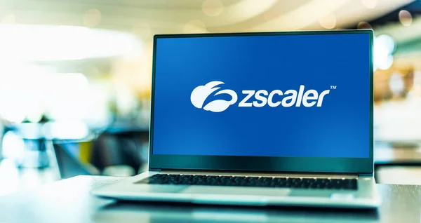 Poznan Pol Maio 2022 Computador Portátil Exibindo Logotipo Zscaler Uma — Fotografia de Stock