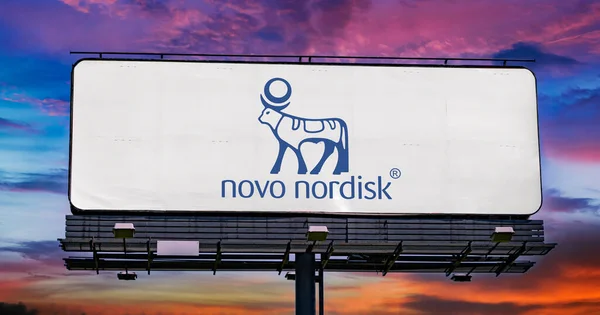 Poznan Pol Oct 2022 Reklama Billboard Logo Novo Nordisk Międzynarodowej — Zdjęcie stockowe